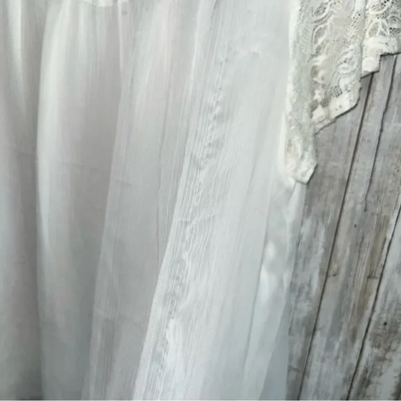 NWT Torrid Super Soft Crew Neck Lace Inset Blouse - Picture 5 of 7